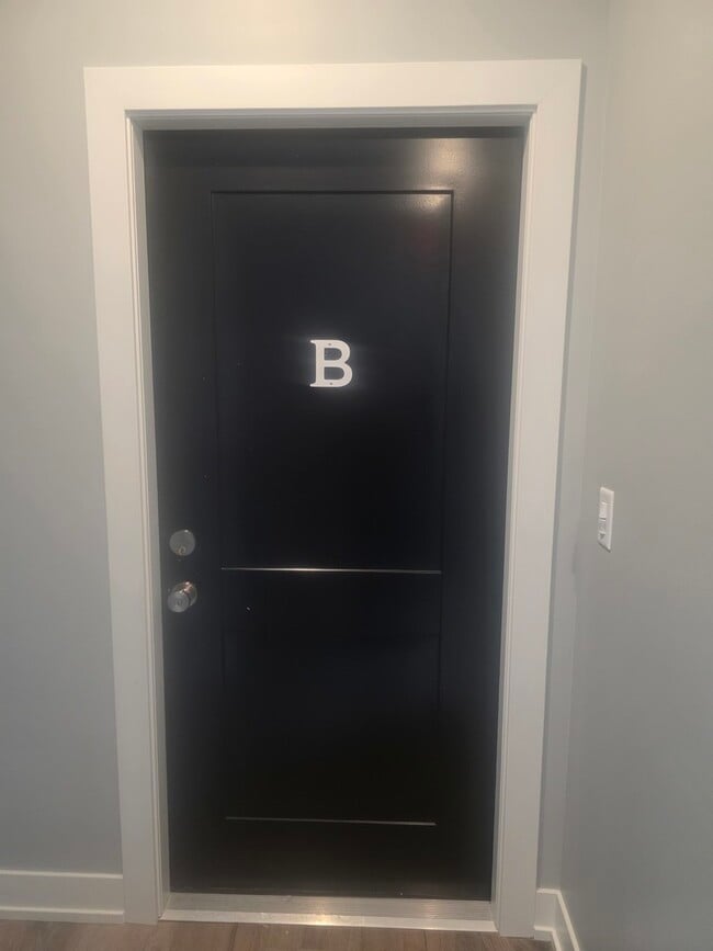 Building Photo - 1 Main St