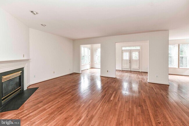 Building Photo - 3105 White Daisy Pl