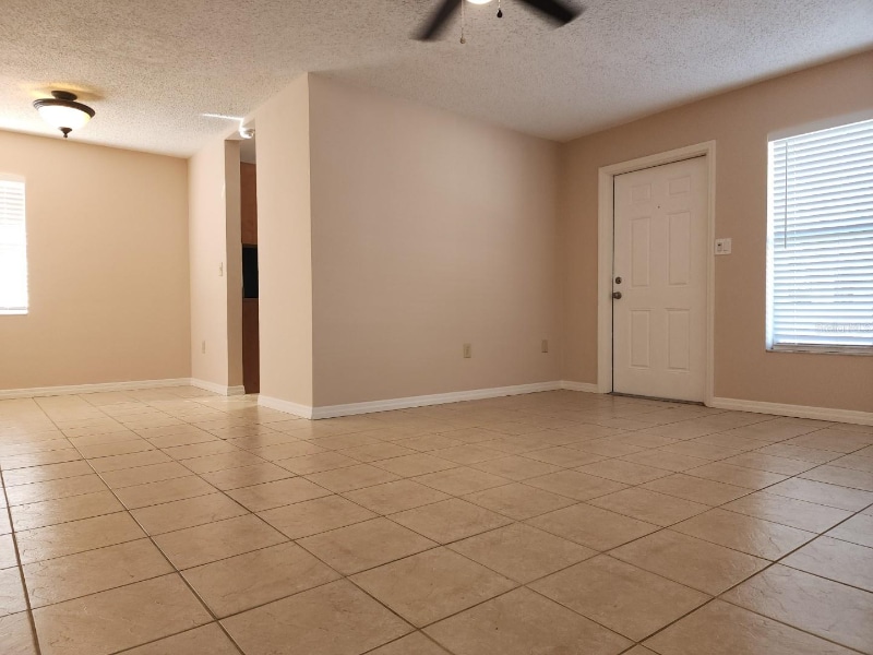 Building Photo - 3211 20th Ave W