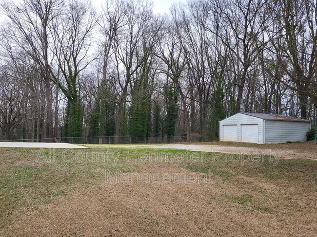 Building Photo - 653 Glenn Gee Rd