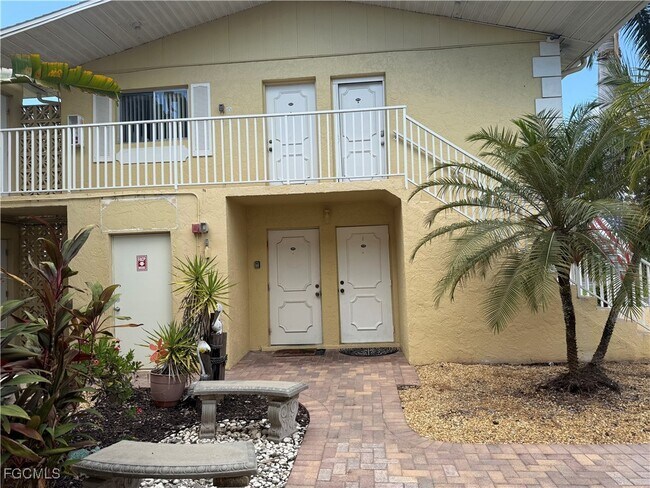 Building Photo - 8148 Country Rd