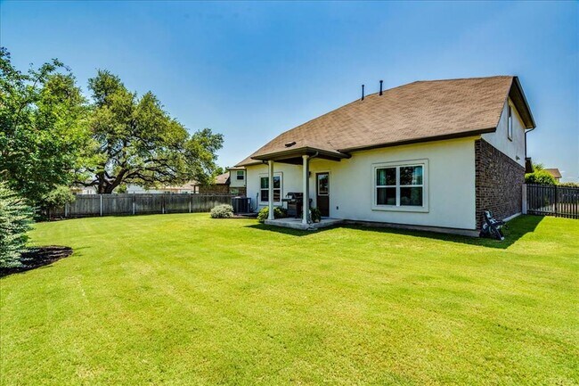 Building Photo - 125 Groesbeck Ln