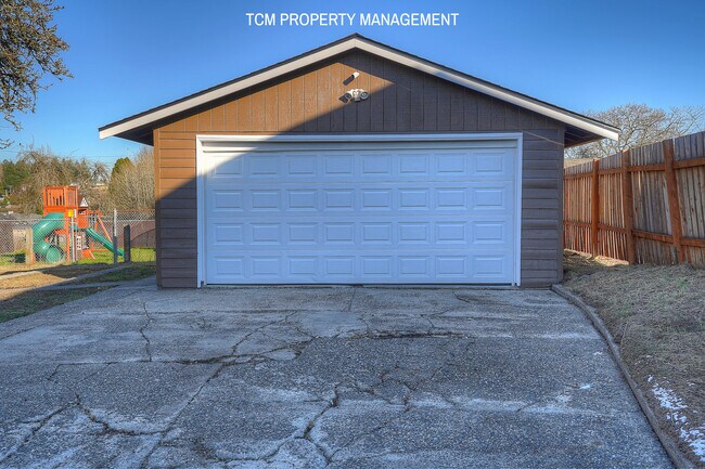 Building Photo - 8437 S M St