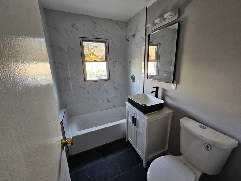 Building Photo - 720 Westfield Ave