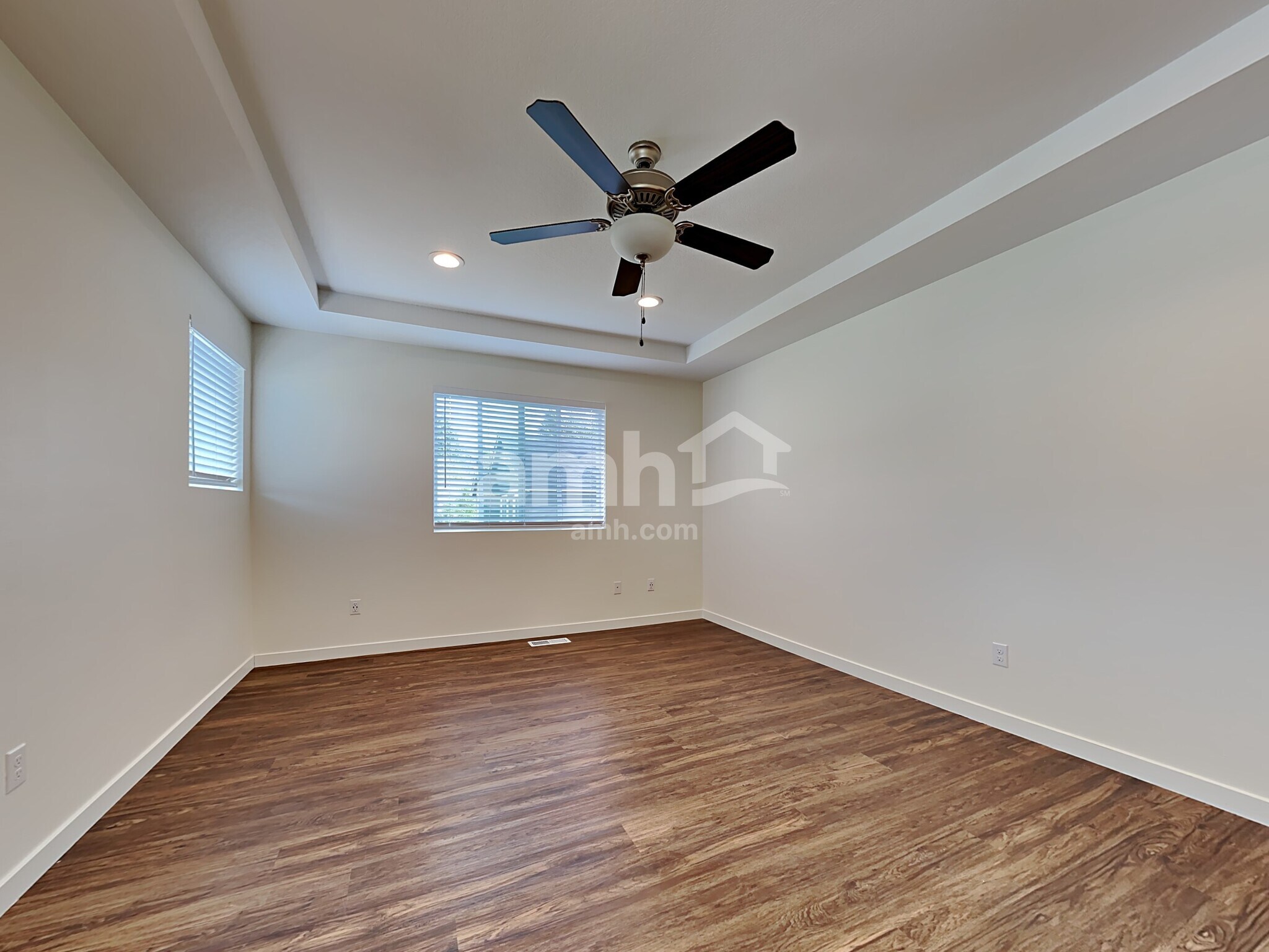 Building Photo - 1211 NE 12th St