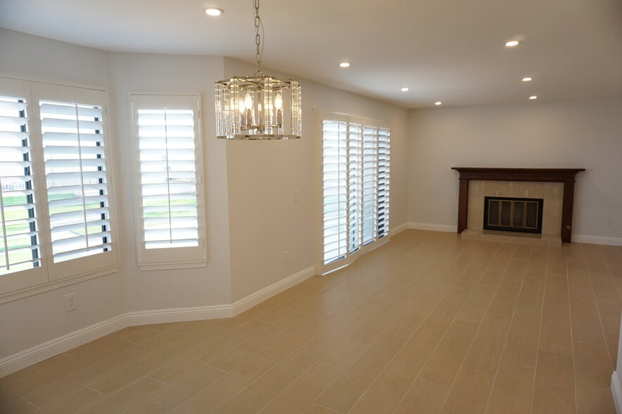 Building Photo - 12036 Shadow Ridge Way