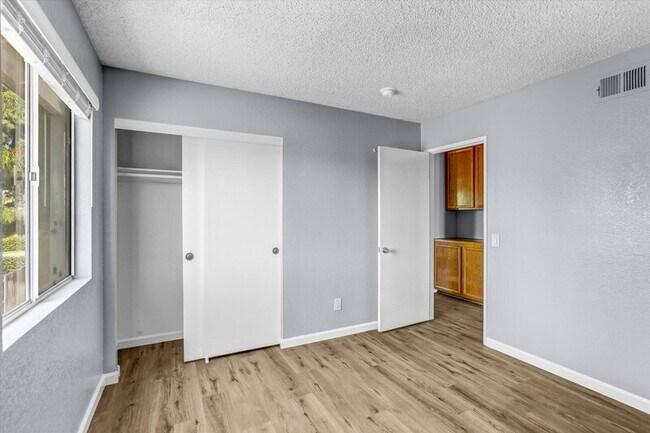 Building Photo - 625 Forester Ln