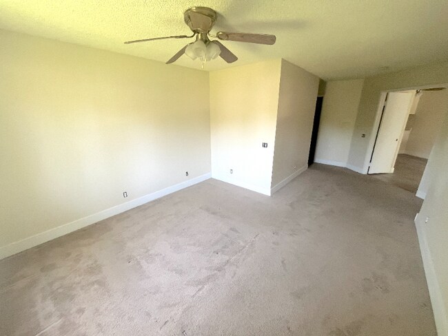 Building Photo - 390 N San Antonio Ave