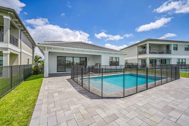 Building Photo - 13072 Feathering Wy