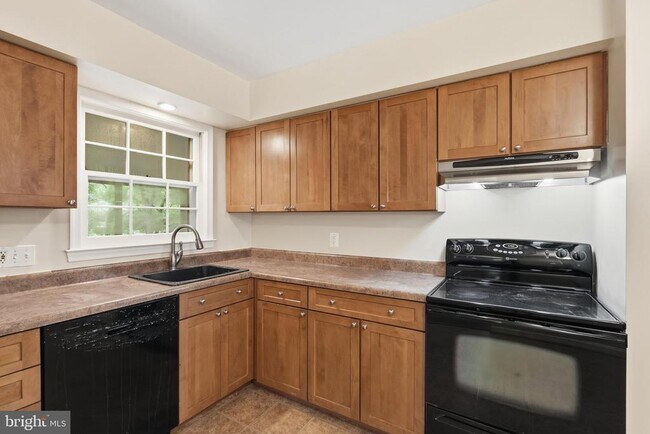 Building Photo - 8621 Buckboard Dr