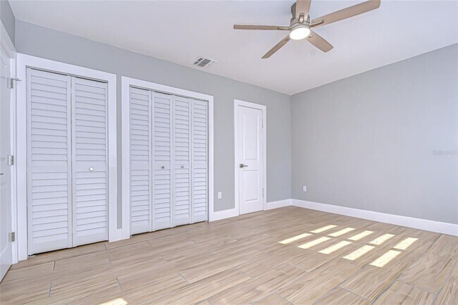 Building Photo - 5737 Shore Blvd S