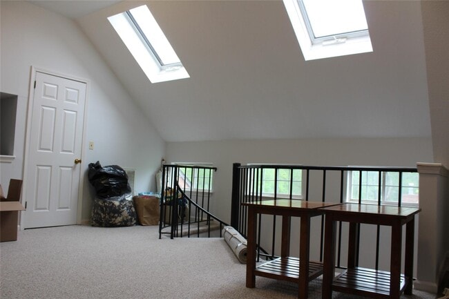 Building Photo - 402 Appletree Ln