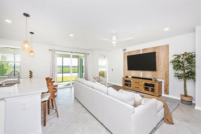 Building Photo - 12640 Radiance Ct