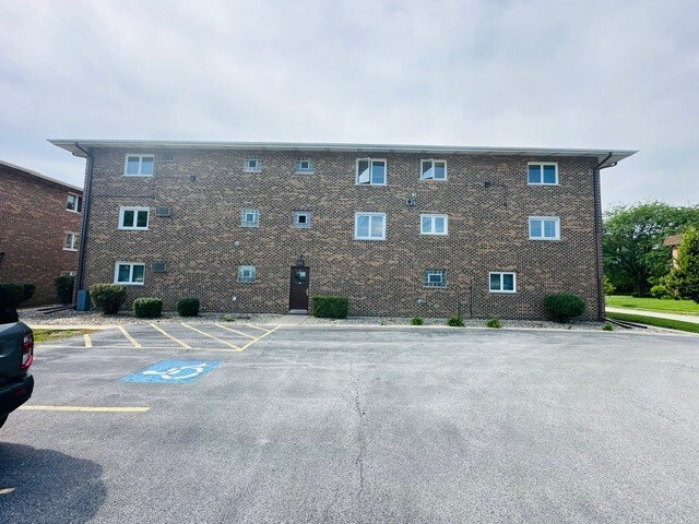 Building Photo - 9048 W 140th St