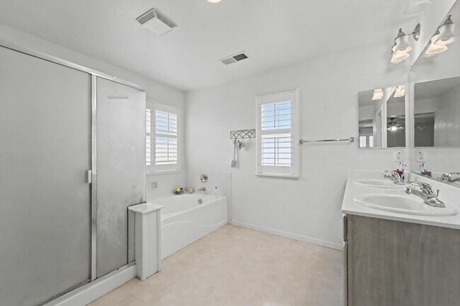 Building Photo - Spacious 3-Bedroom Home in Desirable Olivehurst Neighborhood