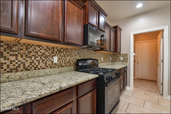 Building Photo - 6560 Westfield Dr