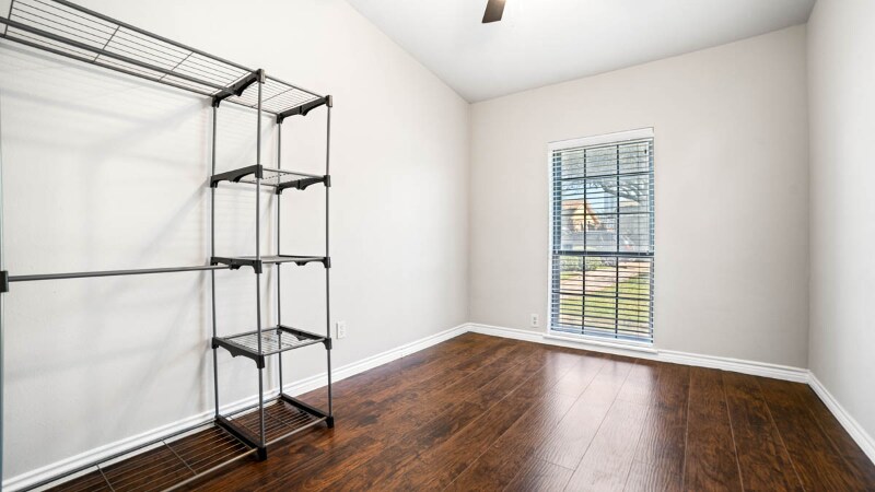 Building Photo - 6407 Chinaberry Trail