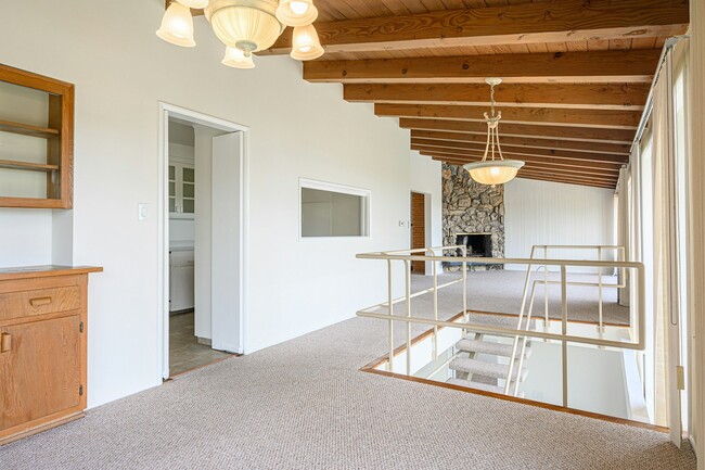 Building Photo - 552 Vía Del Monte