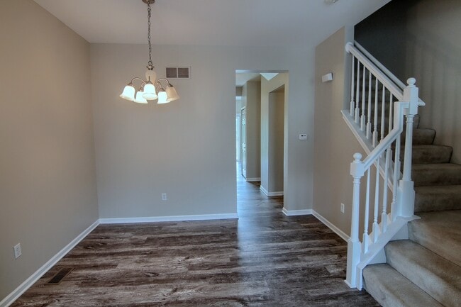 Building Photo - 2180 Knotty Pine Tr