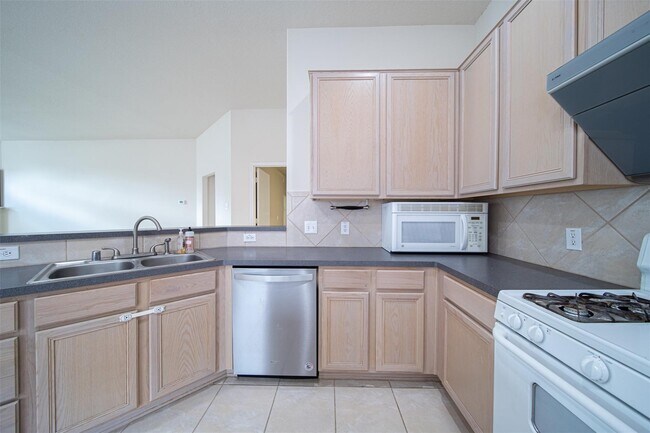 Building Photo - 20547 Upland Fair Ln