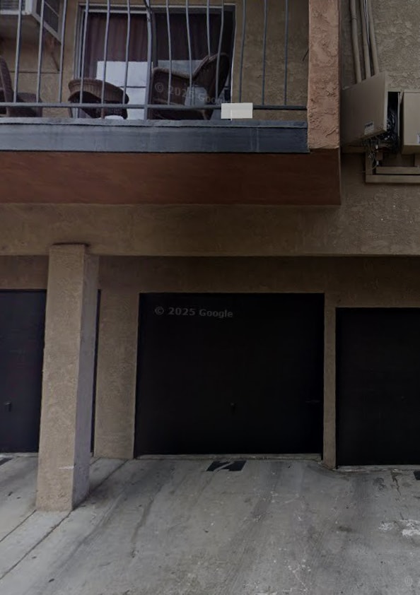 Building Photo - 460 Golden Ave