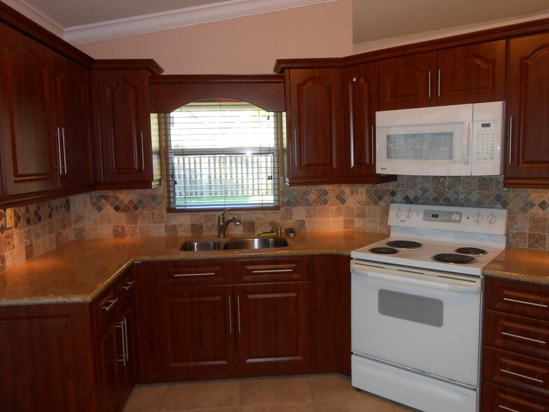 Kitchen - 12080 SW 248th Ter