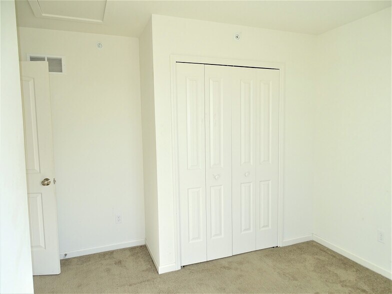 Building Photo - 126 Wheatstone Ln