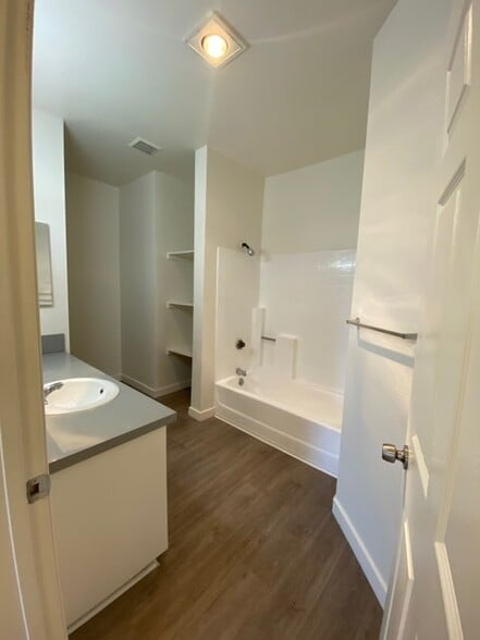 Building Photo - 4343 Whitsett Ave