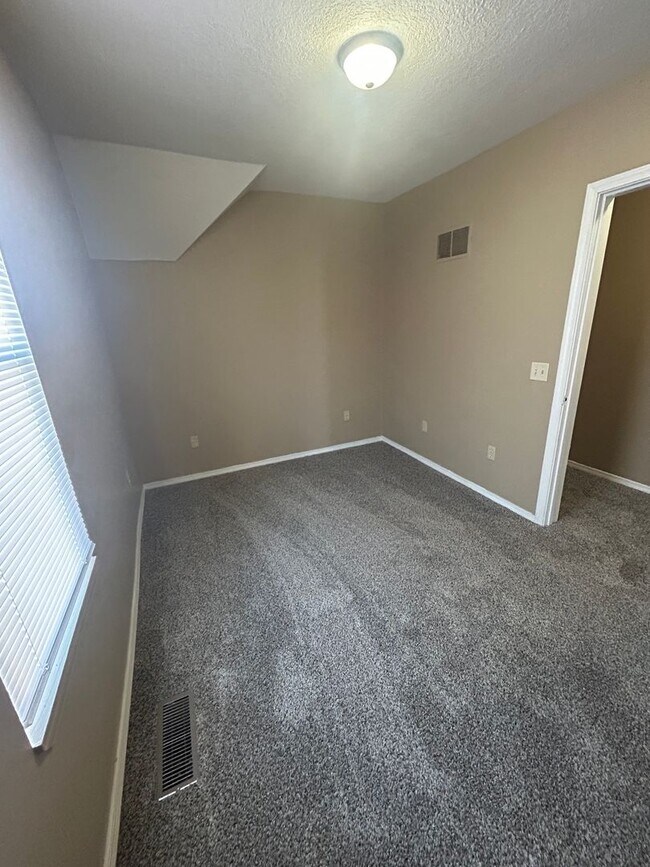 Building Photo - New Listing!!!