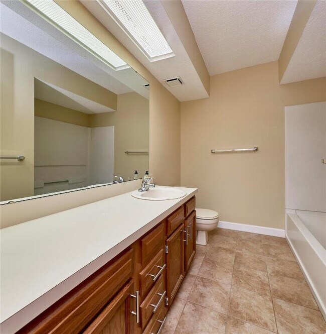 Building Photo - 2304 Yellowstone Park Ct