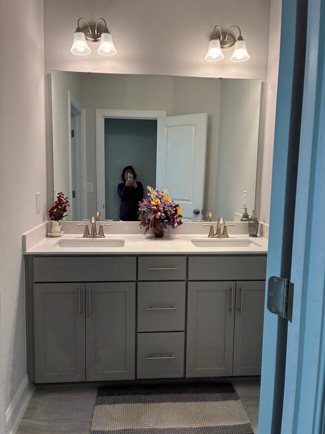 Building Photo - 2941 Ocean Sunrise Dr