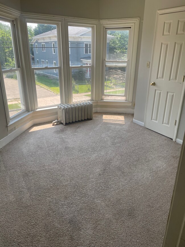 Building Photo - 33 Harvard St