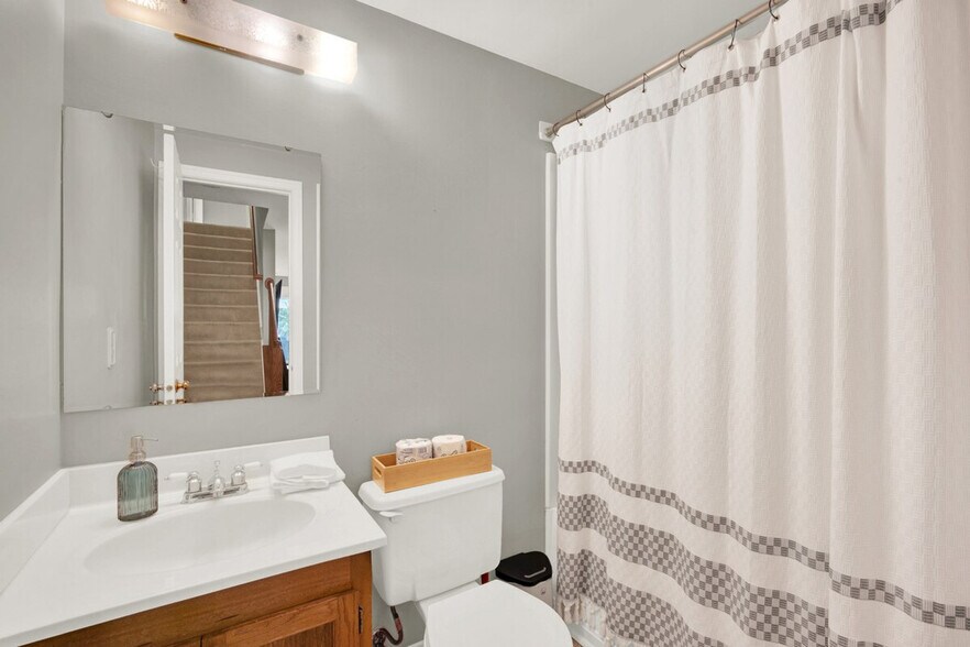 Building Photo - 6346 Chimney Wood Ct