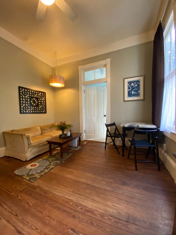 Building Photo - 203 W 35th St
