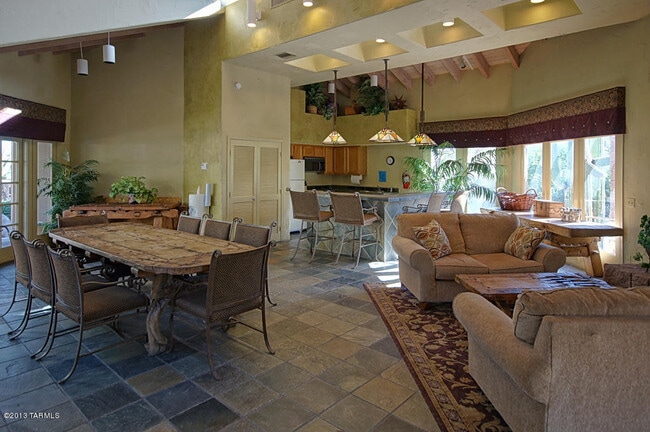 Building Photo - 6655 N Canyon Crest Dr