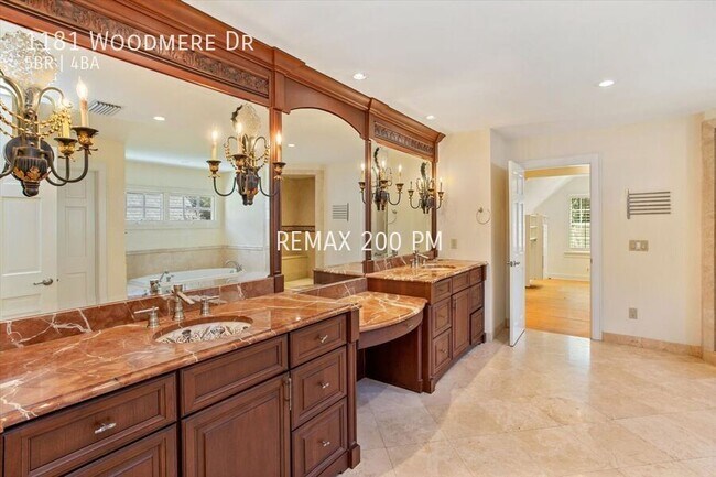 Building Photo - 1181 Woodmere Dr