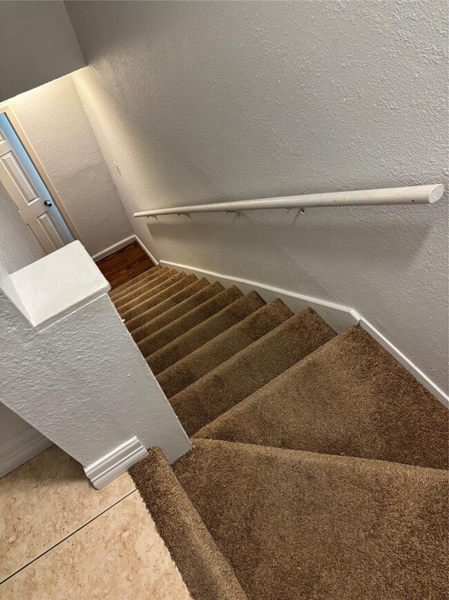 Building Photo - 1210 Southport Dr