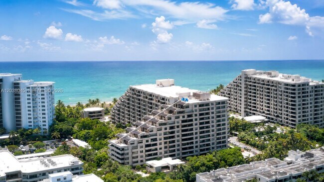 Building Photo - 251 Crandon Blvd