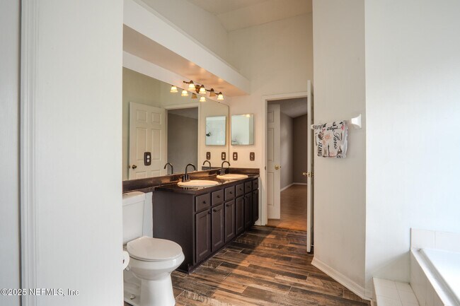 Building Photo - 11048 Ridge Point Dr