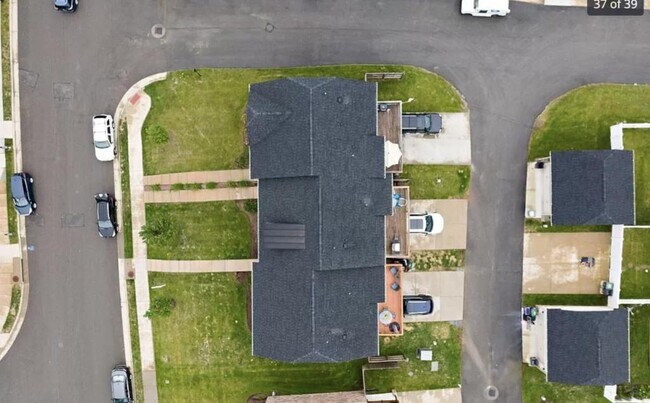 Building Photo - 16621 Gossamer Dr