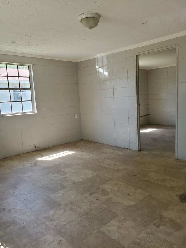 Building Photo - 406b Kingsby St