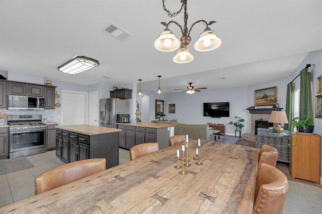 Building Photo - 1410 Sherry Dr
