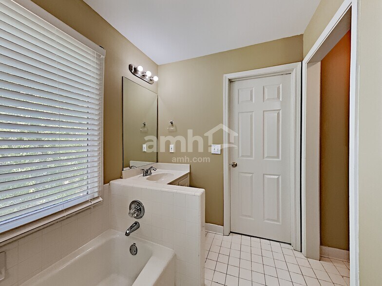 Building Photo - 1625 St Julian St NW