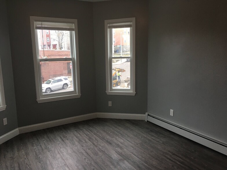 Building Photo - 424 Bowdoin St