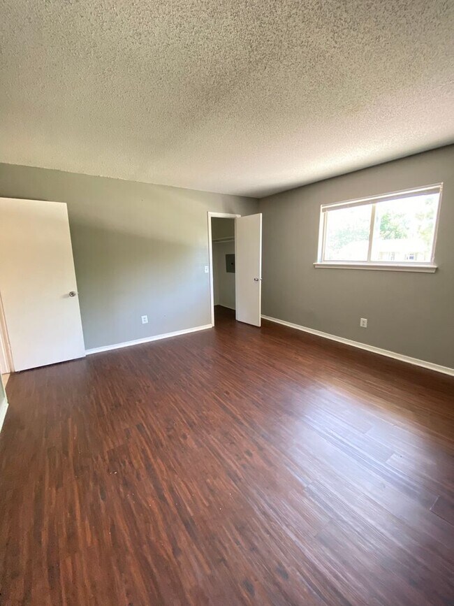 Building Photo - 1 BED 1 Bath APT NW OKC PC Schools