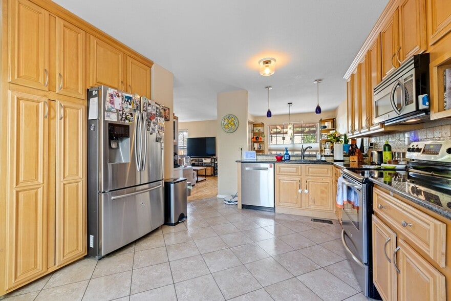 Building Photo - 2780 Perry St