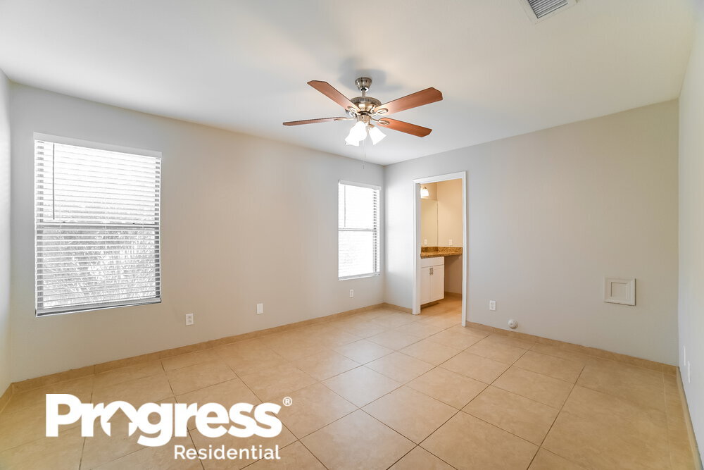 Building Photo - 13766 W Elm St