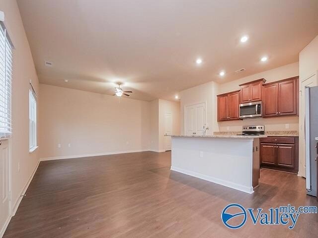 Building Photo - 1037 Pilgrim Ln