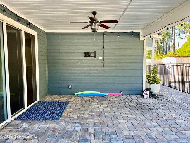 Building Photo - 3955 Hammock Bluff Cir