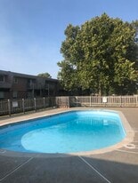 Building Photo - 2325 SW Briarwood Plz